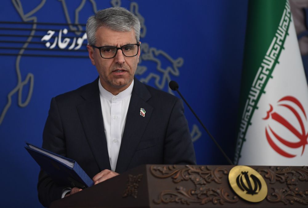 _What is the meaning of a closed-door meeting_What is a closed-door meeting