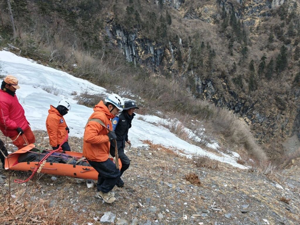 Lost contact during self-driving tour in Yunnan__ Great travel friend in Yunnan died in disaster