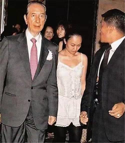 The legendary love story of gambling king Stanley Ho and his caregiver Zheng Yongshi_Zheng Yongshi got married_Zheng Yongshi's counterattack to become the fifth concubine of the gambling king