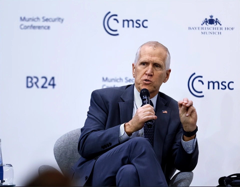 Trump's Threat To Greenland Draws Condemnation From European Allies, Criticism From Senators-Lijin Finance