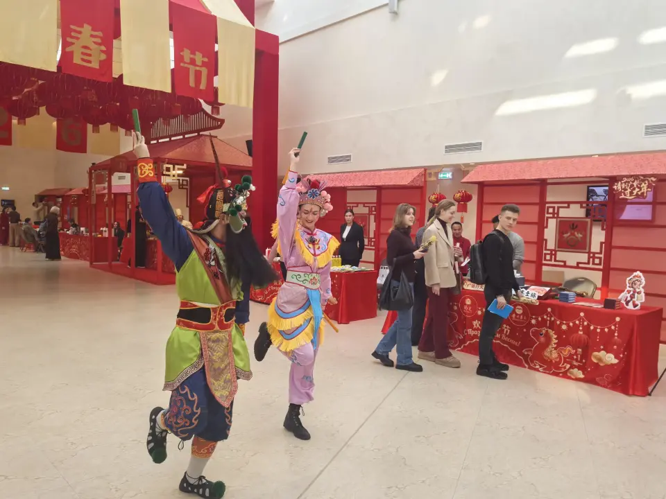 The dj song that the heat wave loves to fight_The tractor always jumps at a slow speed_