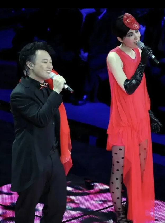 Faye Wong sings recently _ Faye Wong sings online