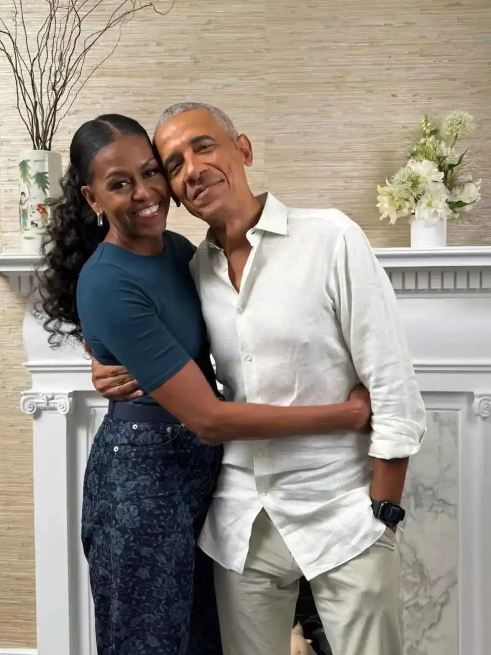 Obama's wife is jealous_Obama's first girlfriend
