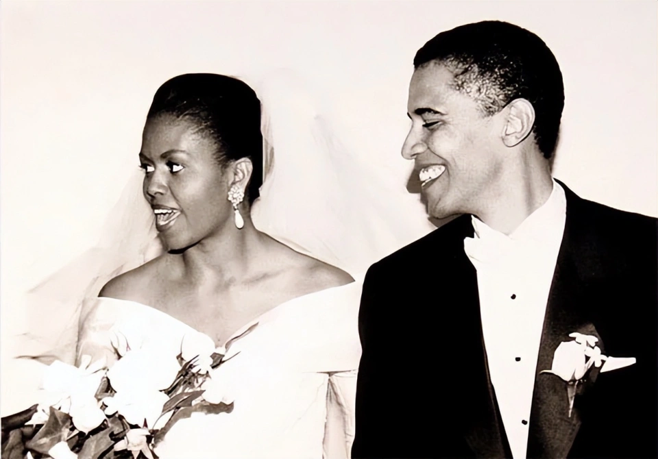 Obama's first love girlfriend_Obama's wife is jealous_