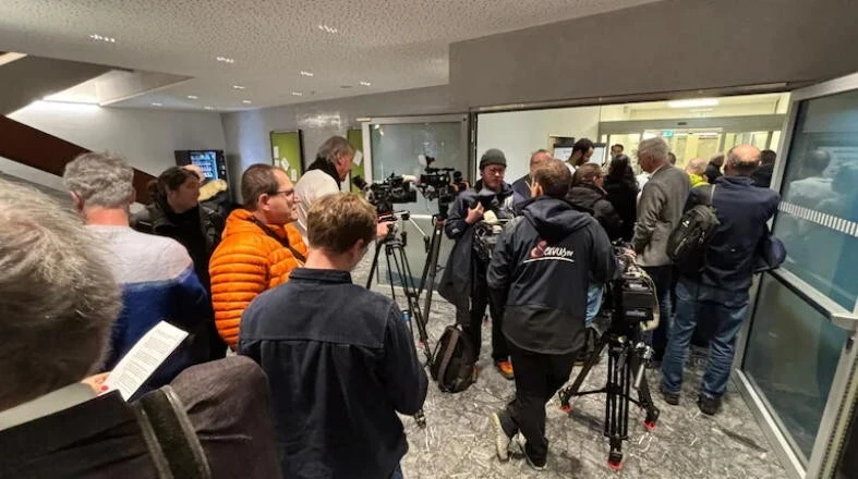 A man takes his girlfriend to climb a mountain and runs away, leaving her to die? The court revealed: He also did this to his ex-girlfriend! _A man took his girlfriend to climb a mountain and ran away, leaving her to die? The court revealed: He also did this to his ex-girlfriend! _