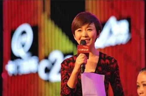 Ouyang Xiadan's playing video_Ouyang Xiadan's CCTV hosting career
