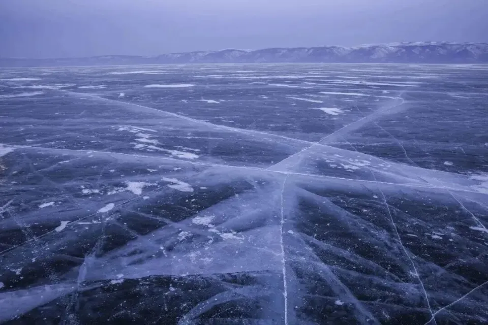 _Swimming in Lake Baikal_Chinese people in Lake Baikal