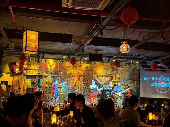 The advantages of Shihezi's characteristic industries_The improvement of Shihezi's consumption level and the process of urbanization_The return of Shihezi University Business School