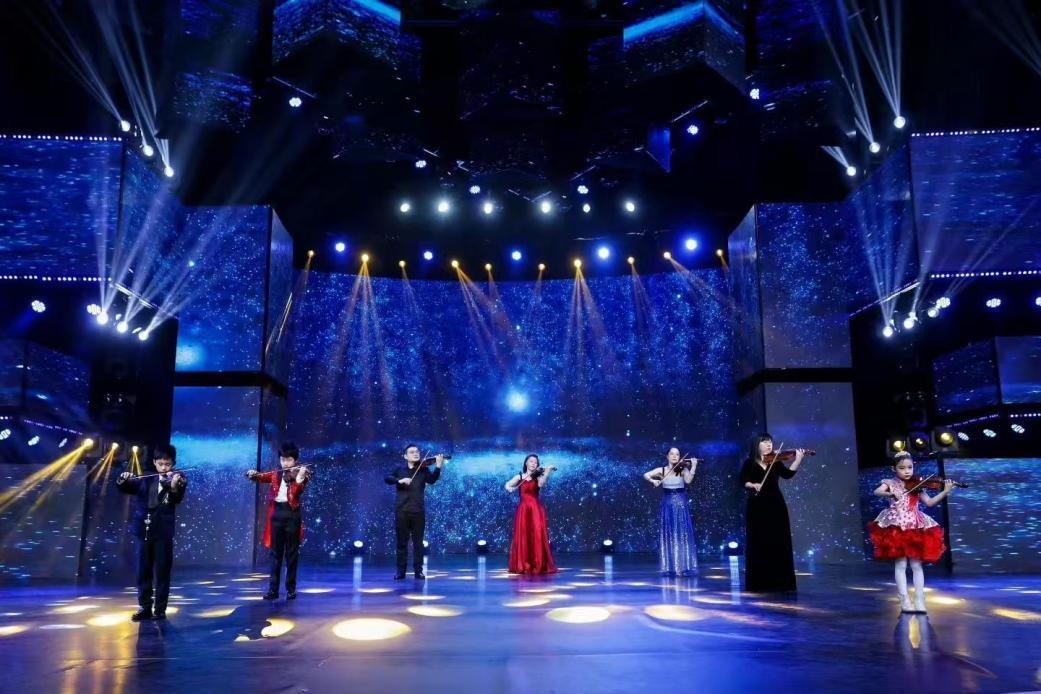 Qiji steps up the spring strings and sounds Yang Guo Lianlian's violin teaching method, teachers and students shine in the 2026 Dream-Building New Year Spring Festival Gala of the Year of the Horse_ Qiji steps up the spring strings and sounds Yang Guo Lianlian's violin teaching method shines teachers and students in the 2026 Dream-Building Spring Festival Gala in the Year of the Horse_