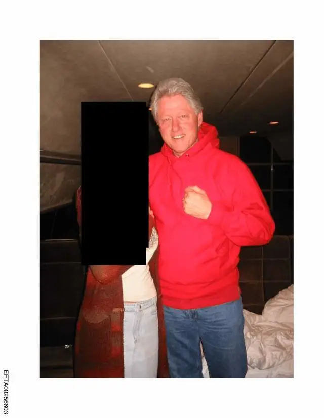 _Clinton testified in the Epstein case, even though he was naked in the bathtub, he insisted that he did nothing wrong_Clinton testified in the Epstein case, even though he was naked in the bathtub, he insisted that he did nothing wrong