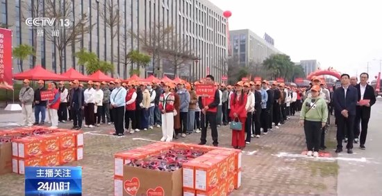 Live broadcasting and company visits help people find jobs "at their doorsteps" to create a "combination punch"_ Live broadcasts and company visits to help people find jobs "at home" are a "combination punch" _ Live broadcasts and company visits to help people find jobs "at home" are a "combination punch" __ Live broadcasts and company visits to help people find jobs "at home" are a "combination punch"