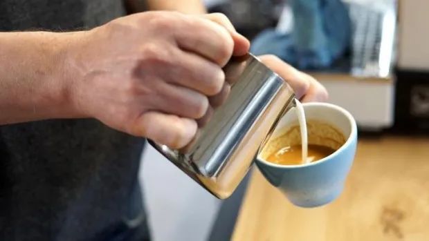 The difference between latte and cappuccino_Latte Finance Zhihu_What does latte mean