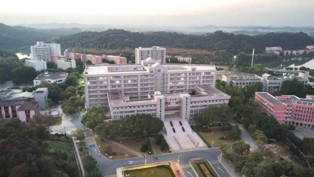 UIC UIC dormitory ceiling of UIC_Guangdong Institute of Finance dormitory picture_Guangdong Neusoft College Phase 6 expansion project dormitory