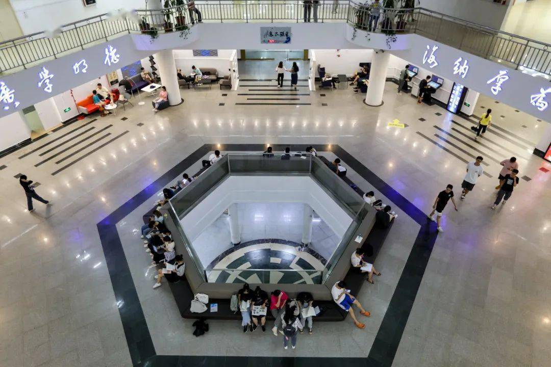 UIC dormitory ceiling of UIC_Guangdong Institute of Finance dormitory picture_Guangdong Neusoft Institute of Finance Phase 6 expansion project dormitory