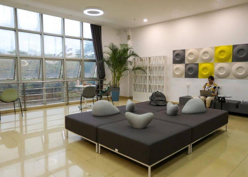 UIC UIC dormitory ceiling_Guangdong Institute of Finance dormitory picture_Guangdong Neusoft College's sixth expansion project dormitory