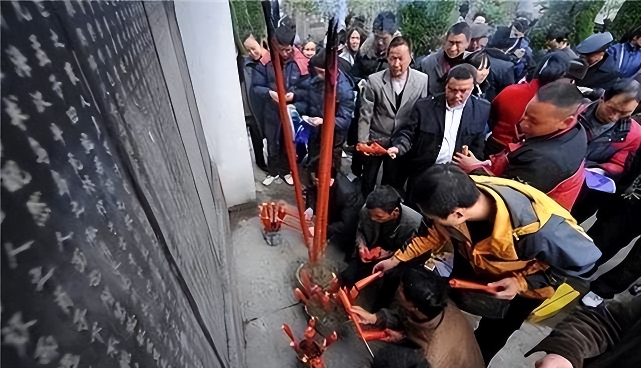 Novel about Liu Wencai and his wet nurse_200 banquets for ancestor worship by Liu Wencai's descendants_Changes in the fate of Liu Wencai's family