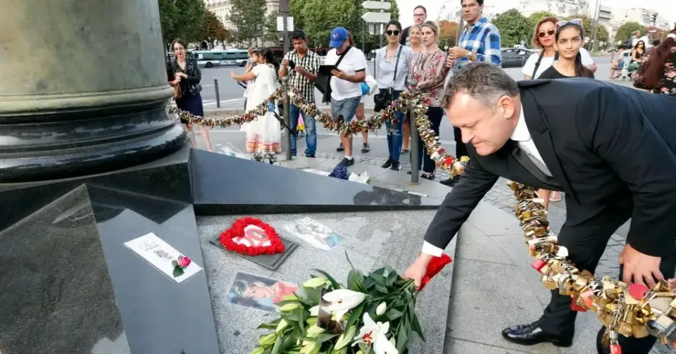 Epstein was obsessed with Princess Diana's butler! Poaching at all costs, the British royal family's connections became prey_Epstein was actually obsessed with Princess Diana's housekeeper! Poaching at all costs, the British royal family's connections became prey_