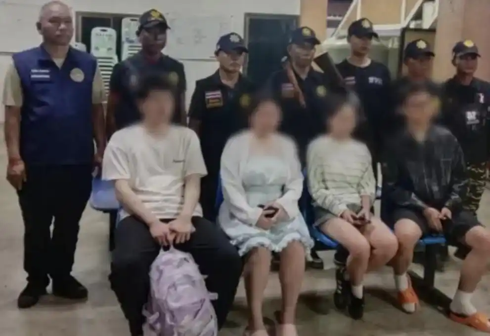 4 Chinese nationals jumped from car and escaped being sold into Myanmar_Chinese victims of human trafficking on Myanmar-Thailand border Thai police investigate escape incident near Moi River