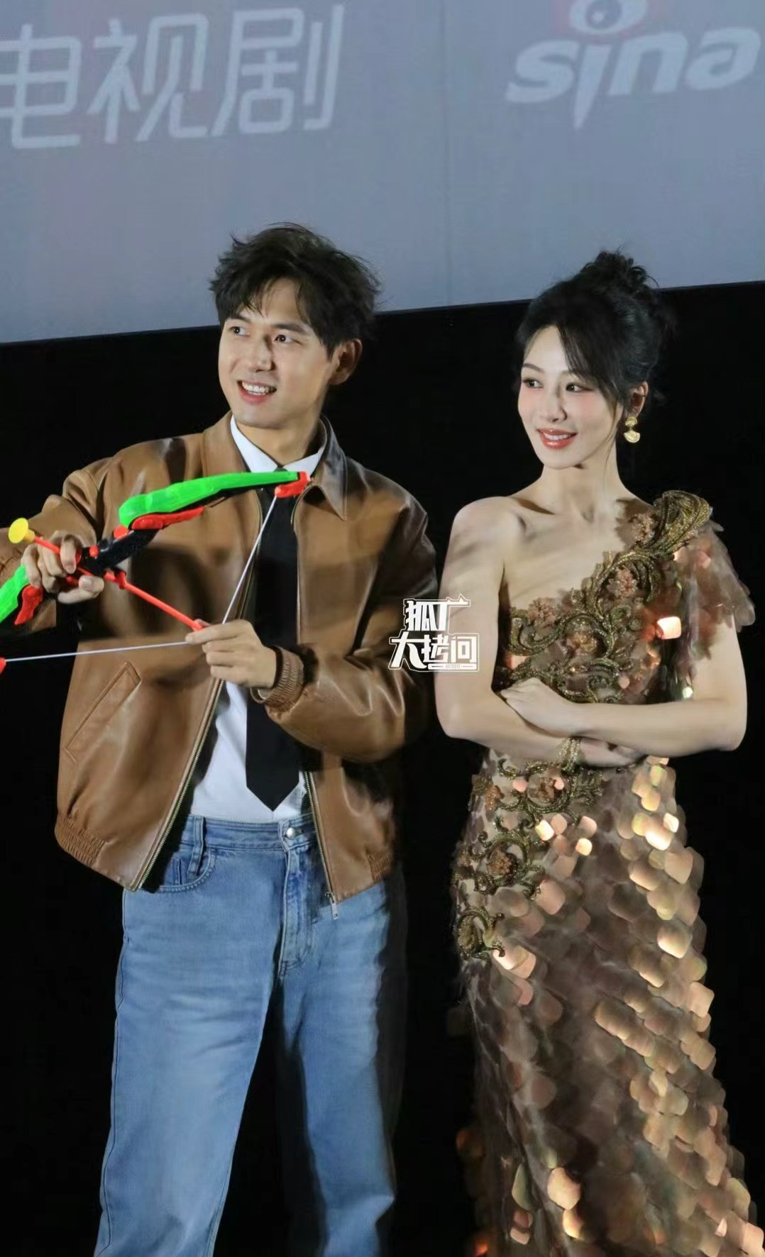 _What is the reason for eating and pulling now_Li Xian and Yang Zi picture HD wallpaper