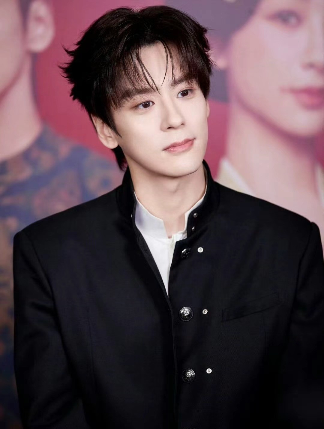 What is the reason for eating and pulling now_Li Xian and Yang Zi picture HD wallpaper