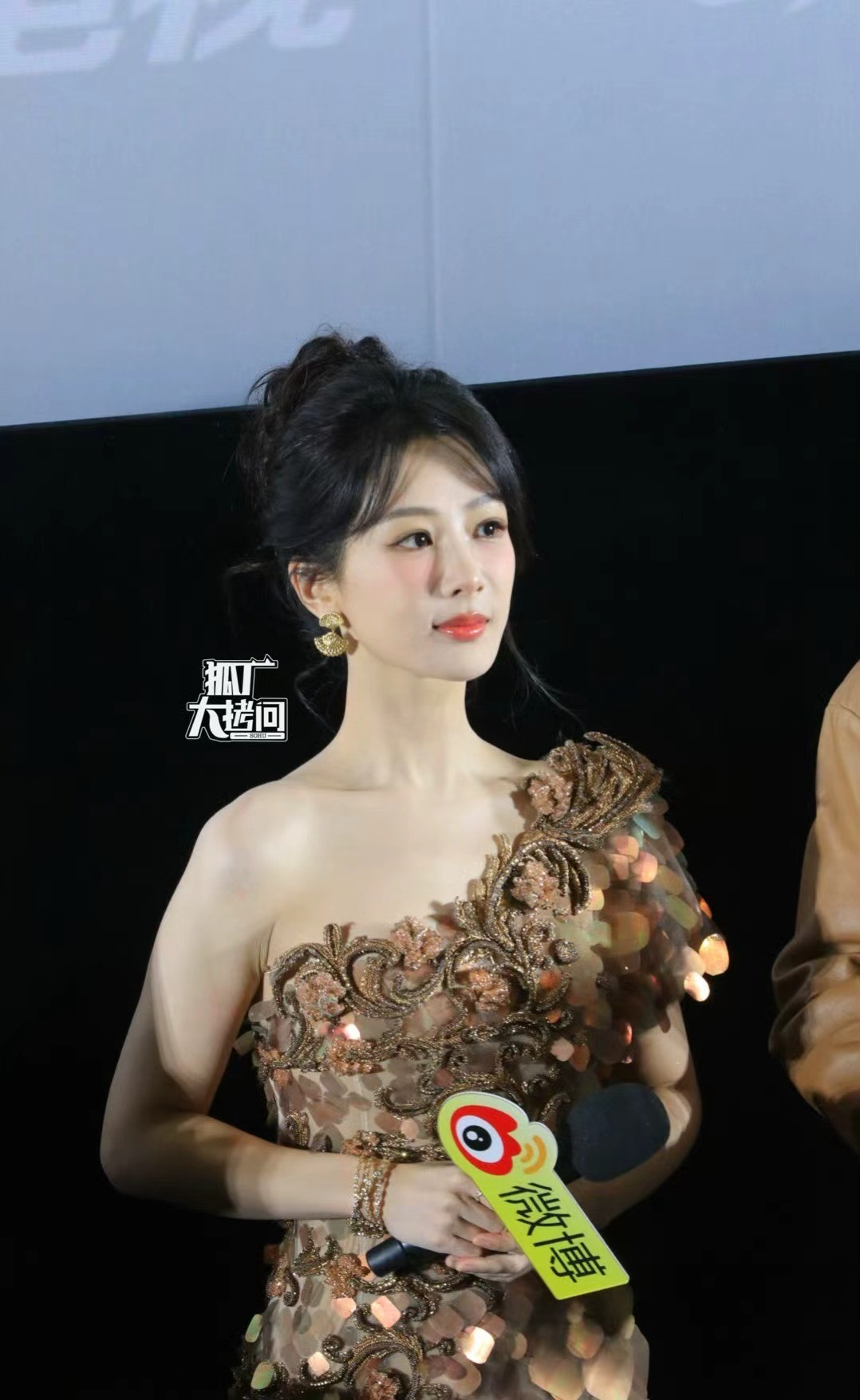 _What is the reason for eating and pulling now_Li Xian and Yang Zi picture HD wallpaper