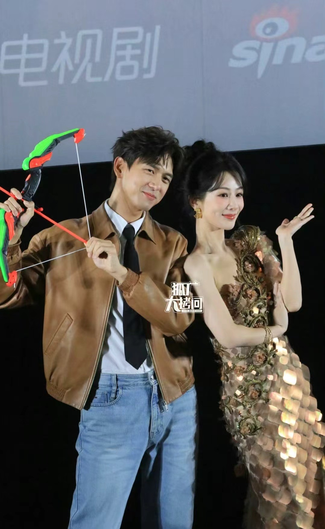 _What is the reason for eating and pulling now_Li Xian and Yang Zi picture HD wallpaper