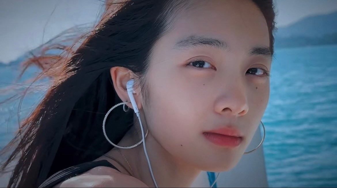 The inheritance is really good. The 18-year-old Huang Duoduo is dressed up and mature, and like her mother, she has been together for the rest of her life. The inheritance is really good. The 18-year-old Huang Duoduo has been dressed up and mature, and she has been separated for the rest of her life, just like her mother.