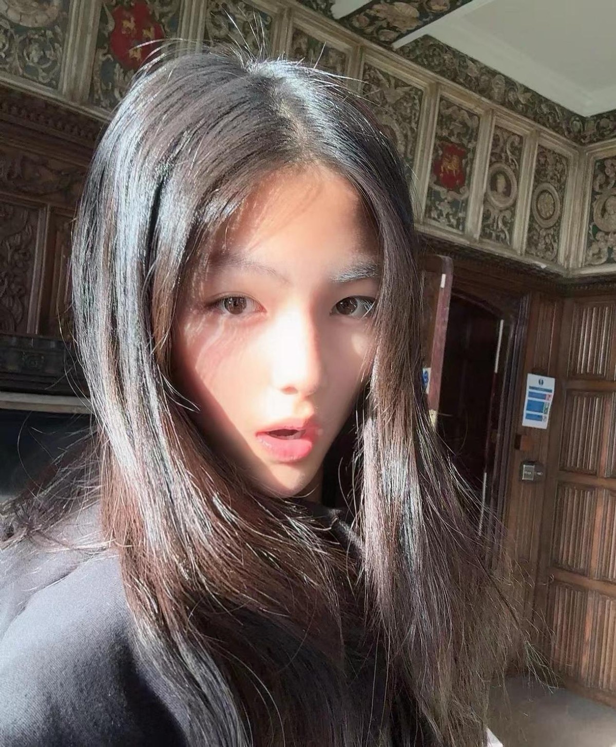 The inheritance is really good. The 18-year-old Huang Duoduo is dressed up and mature, and like her mother, she has been together for the rest of her life. The inheritance is really good. The 18-year-old Huang Duoduo has been dressed up and mature, and she has been separated for the rest of her life, just like her mother.