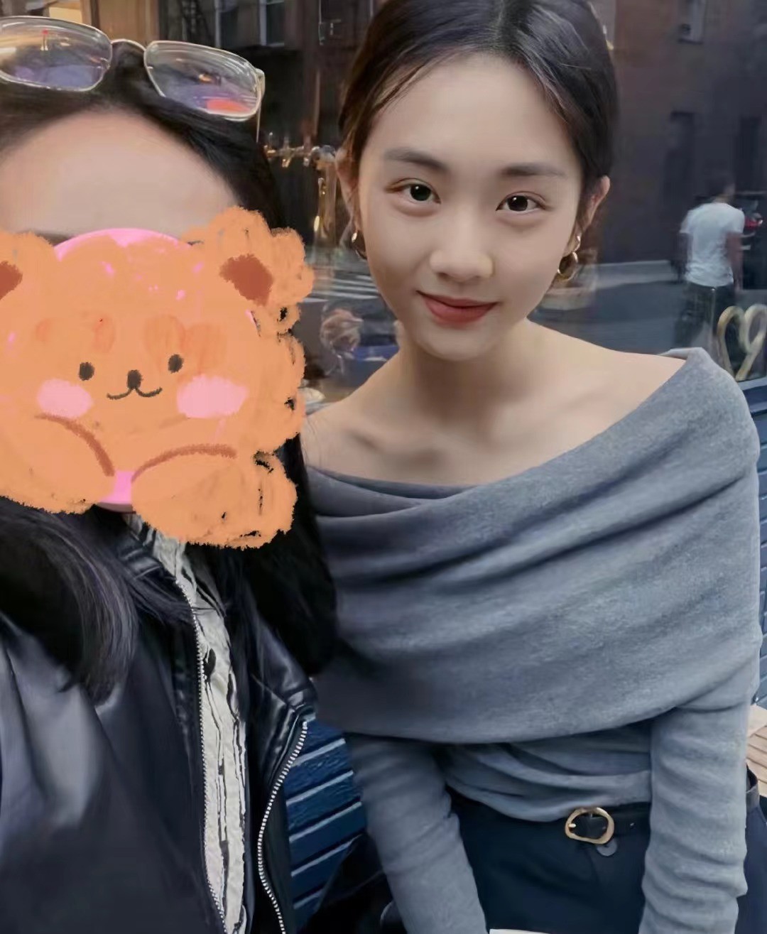 The inheritance is really good. The 18-year-old Huang Duoduo is dressed up and mature, and like her mother, she has been together for the rest of her life. The inheritance is really good. The 18-year-old Huang Duoduo has been dressed up and mature, and she has been separated for the rest of her life, just like her mother.