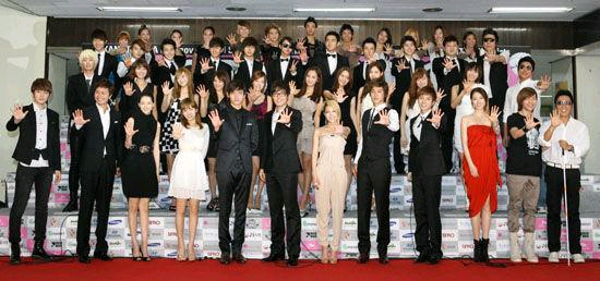 韩国艺人自杀 崔雪莉抑郁症 网络暴力导致韩国艺人自杀_崔雪莉现在在哪个公司