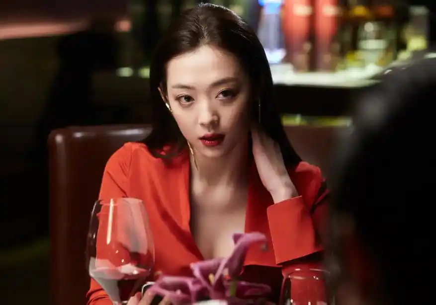 崔雪莉财阀聚会事件_崔雪莉被财阀控制的人生_崔雪莉现在在哪个公司