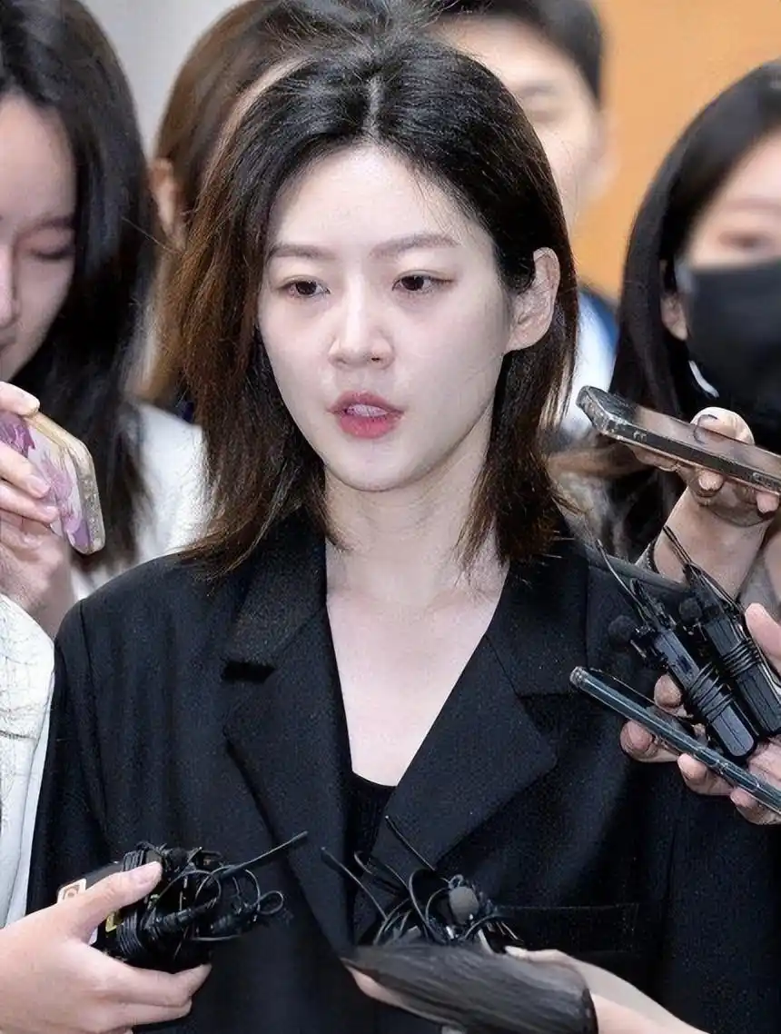 韩国娱乐圈黑暗面_崔雪莉具荷拉金赛纶张紫妍_崔雪莉现在在哪个公司