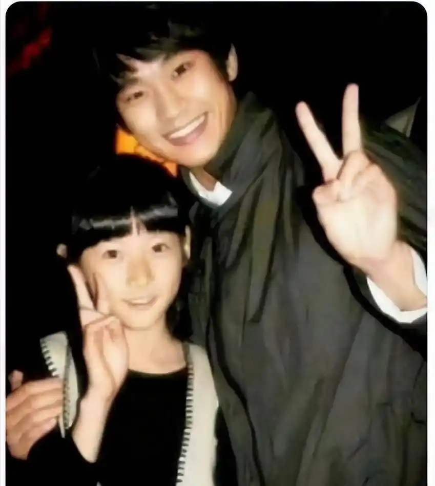 崔雪莉具荷拉金赛纶张紫妍_崔雪莉现在在哪个公司_韩国娱乐圈黑暗面