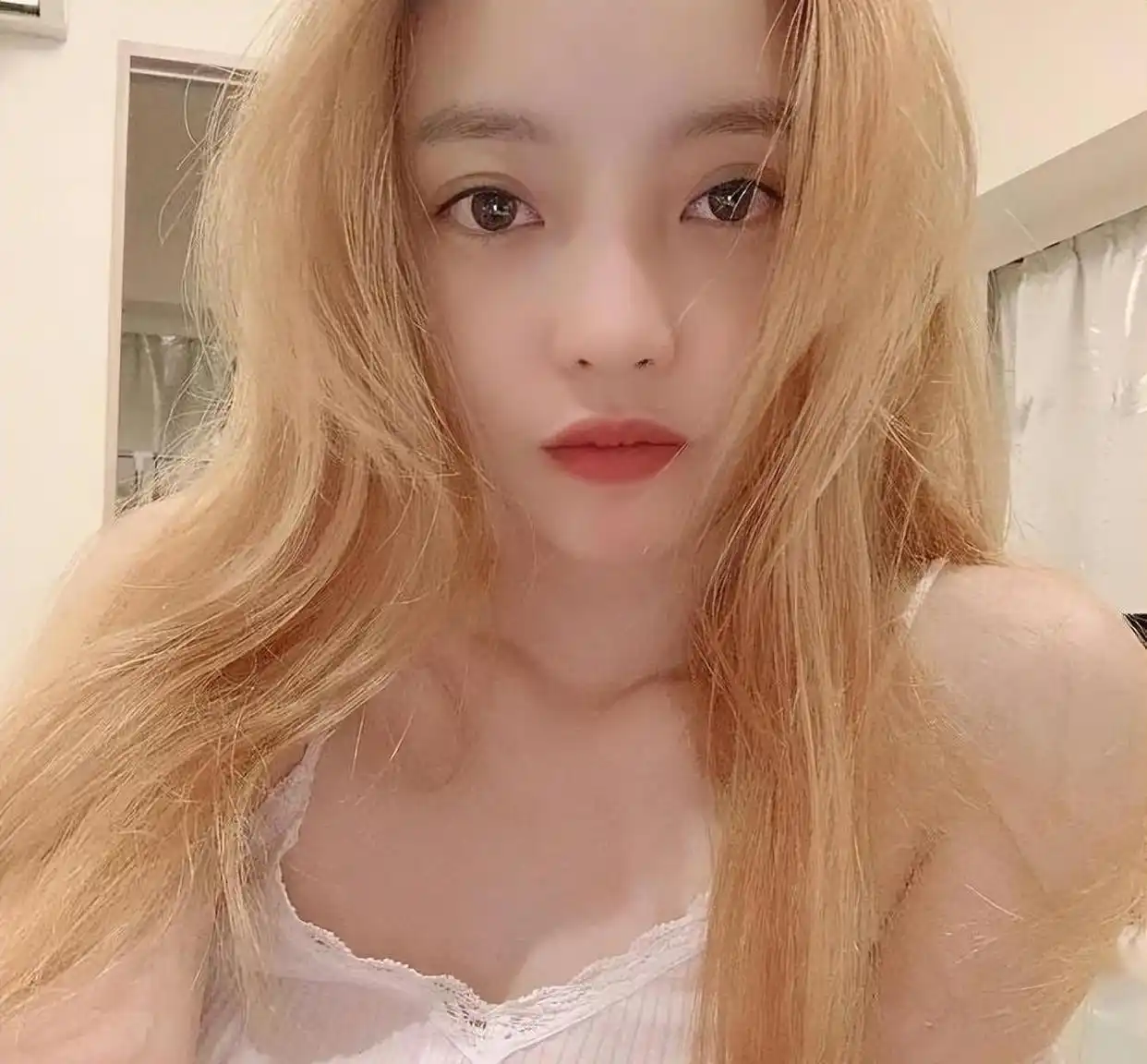 韩国娱乐圈黑暗面_崔雪莉具荷拉金赛纶张紫妍_崔雪莉现在在哪个公司