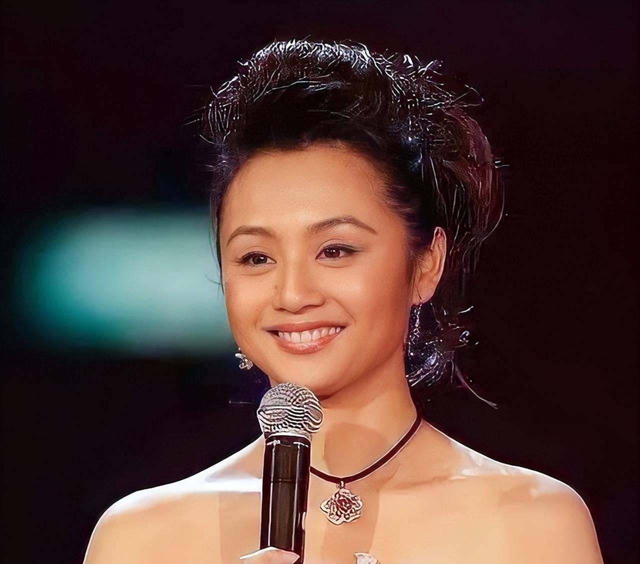 历年春晚女主持人名单_春晚女主持人名单大全_cctv2财经频道女主持人