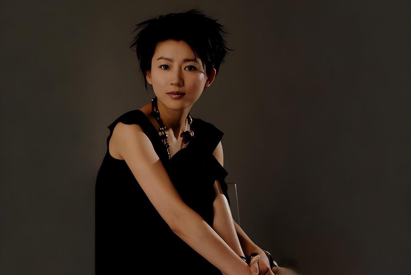 历年春晚女主持人名单_cctv2财经频道女主持人_春晚女主持人名单大全