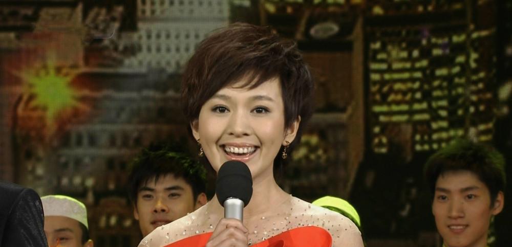 cctv2财经频道女主持人_历年春晚女主持人名单_春晚女主持人名单大全
