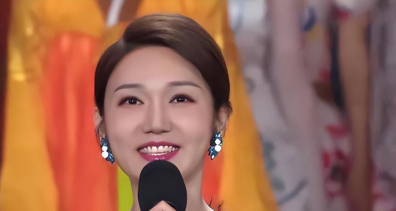 历年春晚女主持人名单_cctv2财经频道女主持人_春晚女主持人名单大全