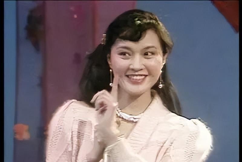 春晚女主持人名单大全_历年春晚女主持人名单_cctv2财经频道女主持人