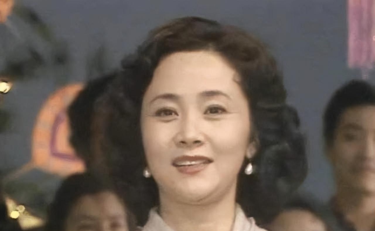 春晚女主持人名单大全_cctv2财经频道女主持人_历年春晚女主持人名单