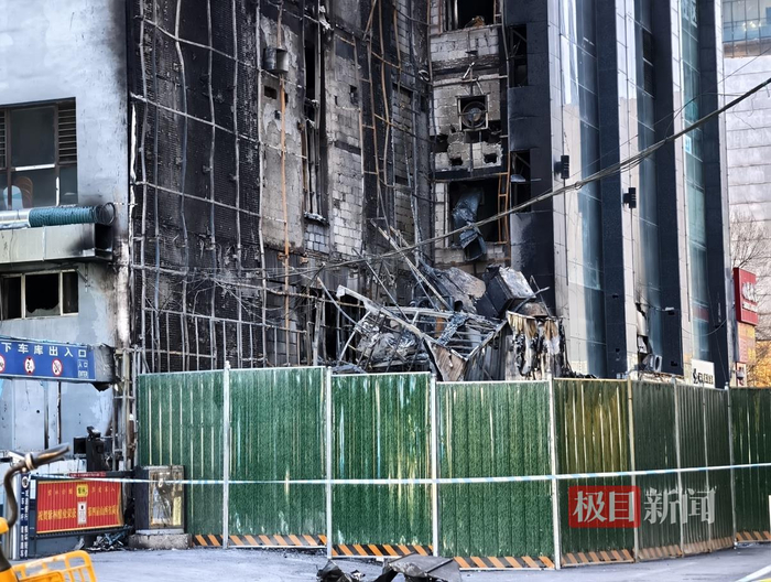 梦见大楼倒塌起火__太原住宅楼火灾