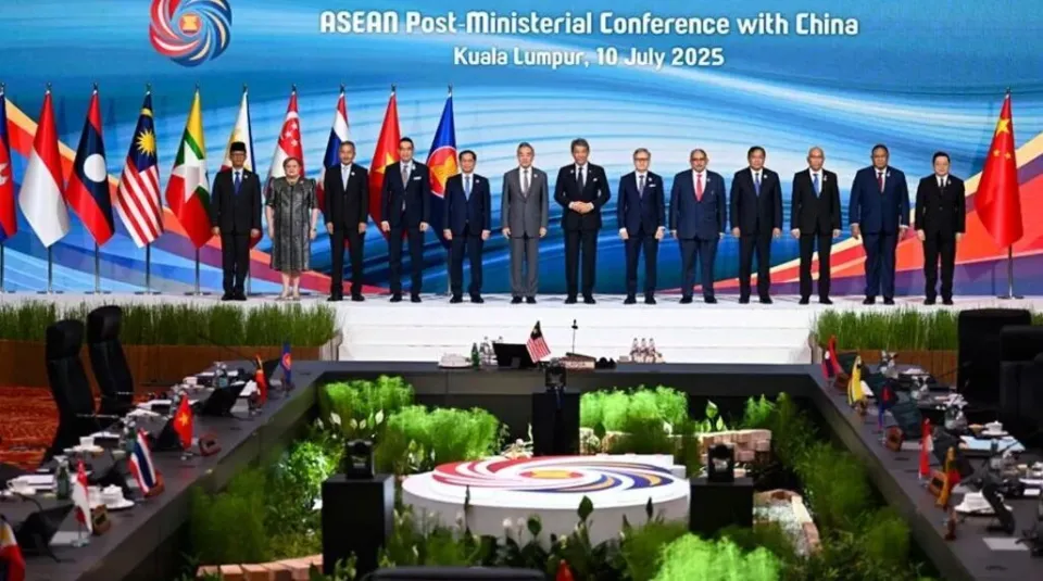 _普京中俄_普京首访中国