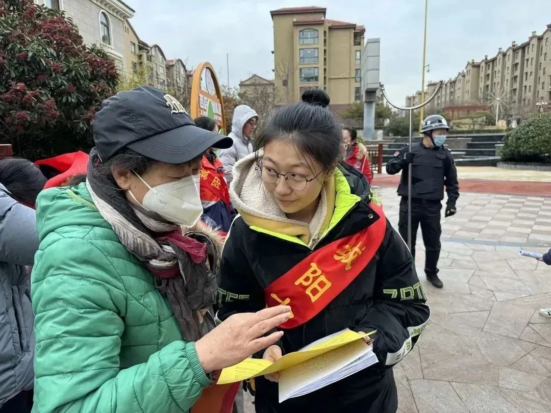 校园新鲜事_优秀校园新闻稿范文_精彩校园活动