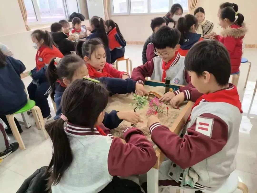 校园新鲜事_优秀校园新闻稿范文_精彩校园活动