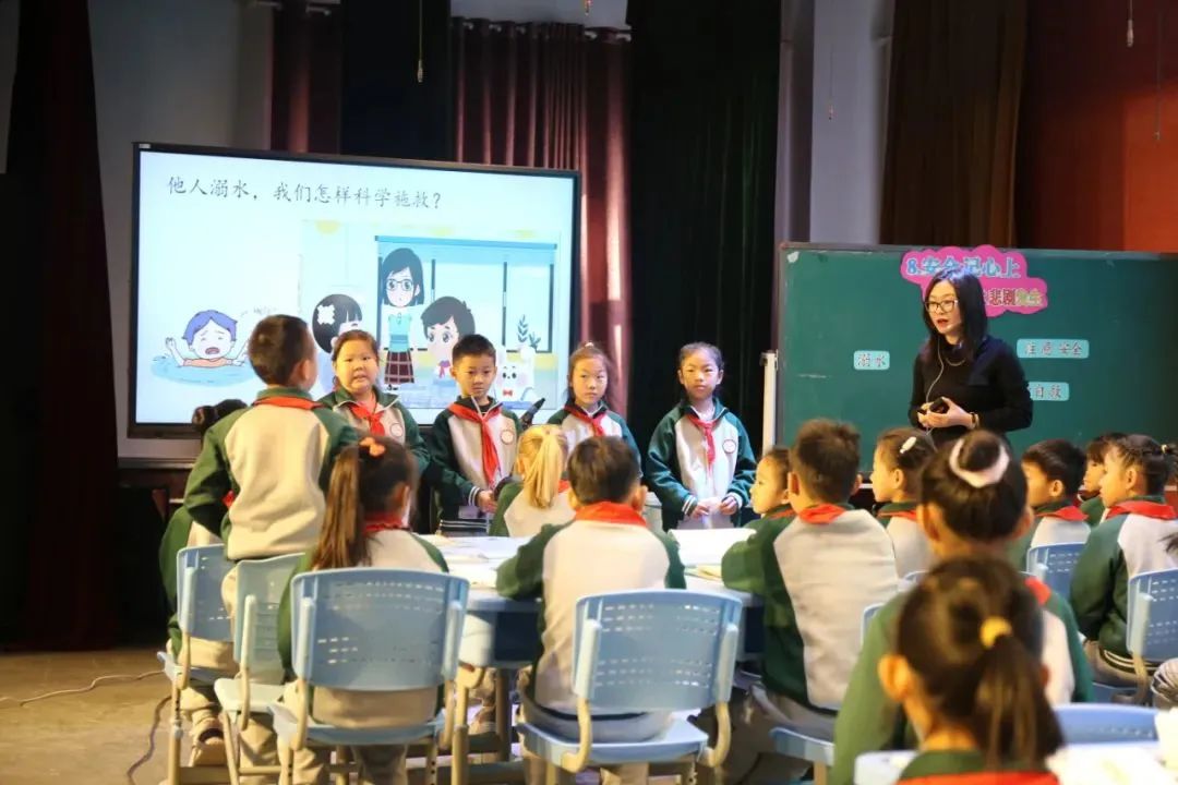 校园新鲜事_精彩校园活动_优秀校园新闻稿范文