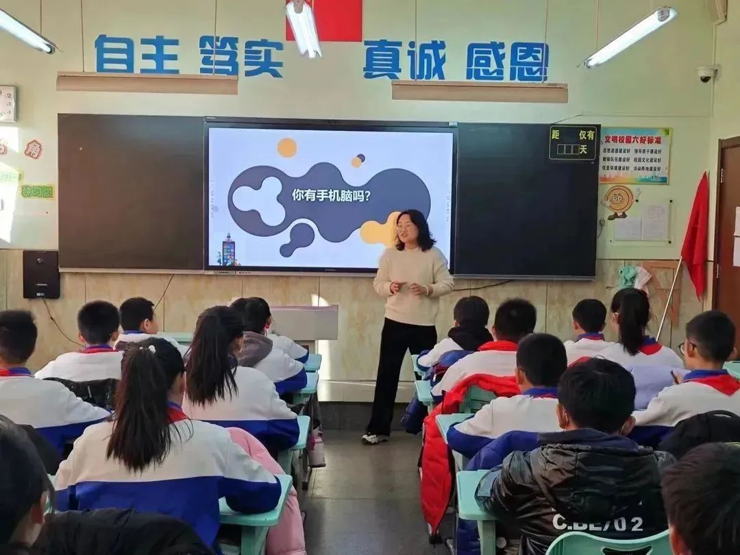 校园新鲜事_精彩校园活动_优秀校园新闻稿范文