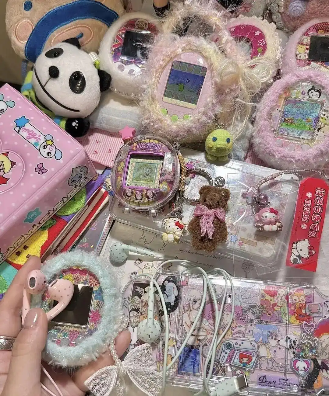 有线耳机穿搭_有线耳机被淘汰10年翻红 销量暴涨20%_高颜值有线耳机时尚配饰