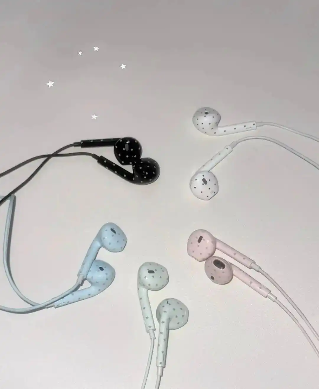 有线耳机被淘汰10年翻红 销量暴涨20%_有线耳机穿搭_高颜值有线耳机时尚配饰