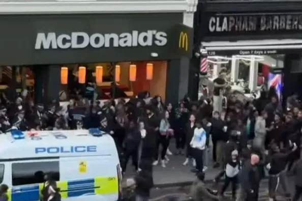 Riots On Main Street In Clapham, South London: Teenagers Caused Chaos And Many Shops Were Forced To Close-Lijin Finance