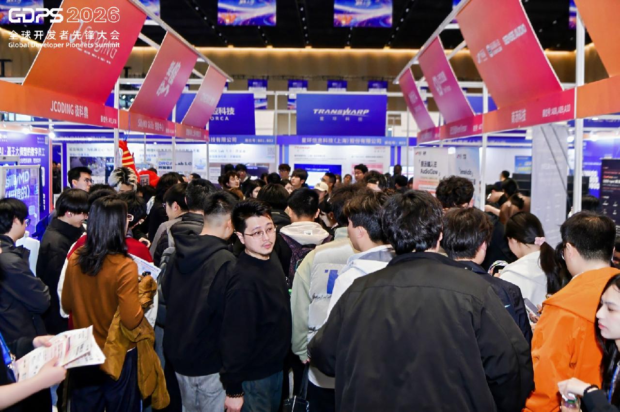 外国的龙虾_美国龙虾养殖场_